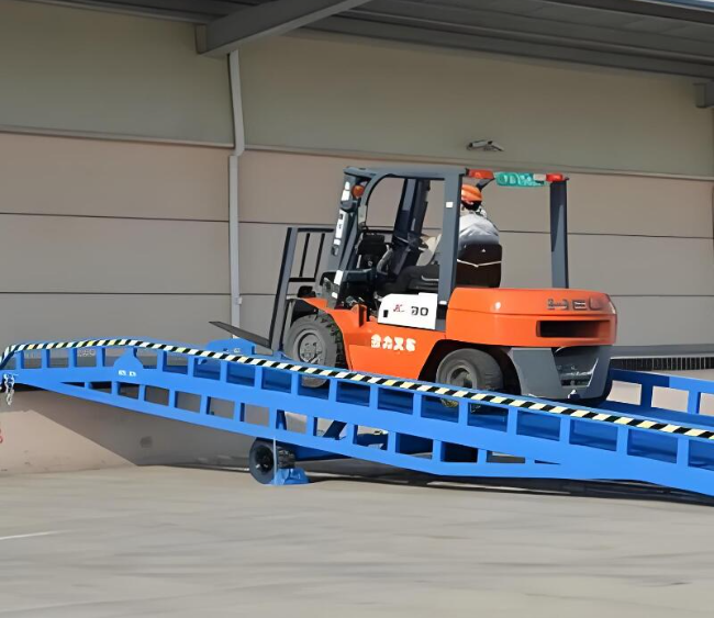 宜宾移动式卸货平台（叉车用）